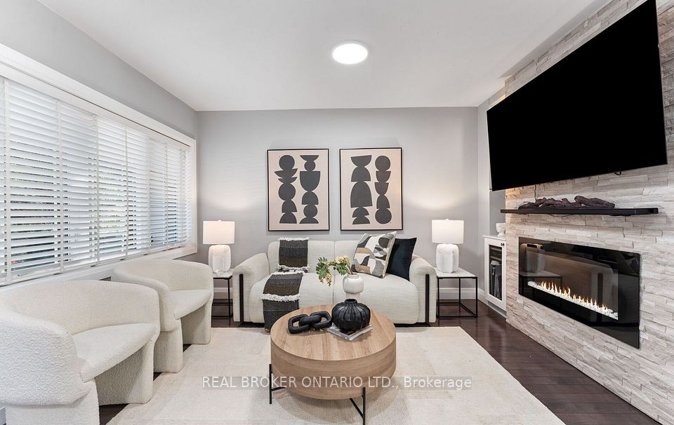 26 Roxaline Street, Toronto, ON M9P 2Y9 11
