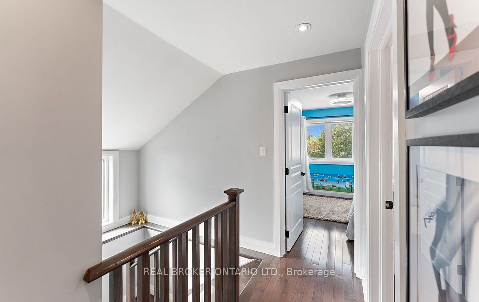 26 Roxaline Street, Toronto, ON M9P 2Y9 21