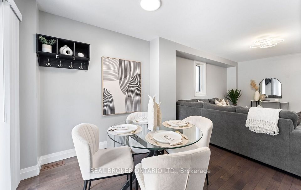 26 Roxaline Street, Toronto, ON M9P 2Y9 9