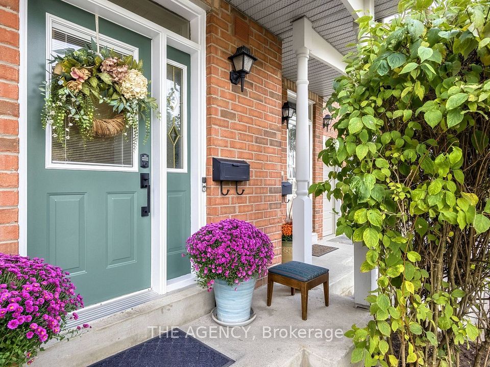 756 Village Green Boulevard, Mississauga, ON L5E 3K8 2