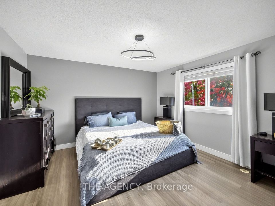 756 Village Green Boulevard, Mississauga, ON L5E 3K8 13