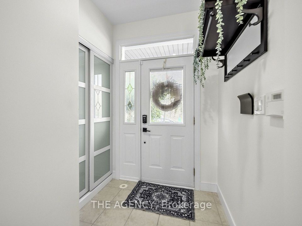 756 Village Green Boulevard, Mississauga, ON L5E 3K8 3