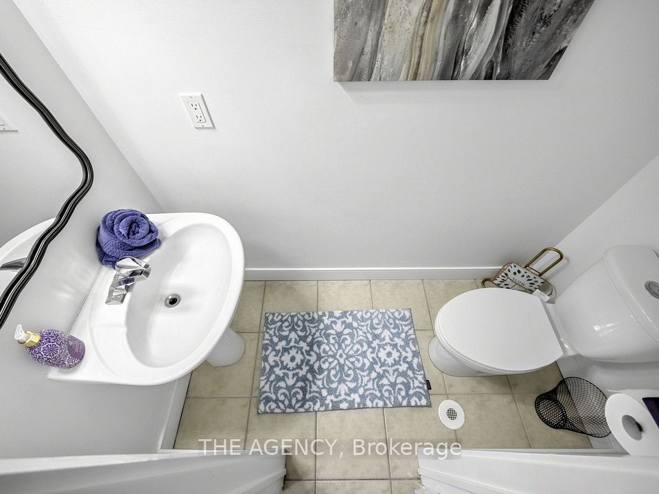 756 Village Green Boulevard, Mississauga, ON L5E 3K8 15