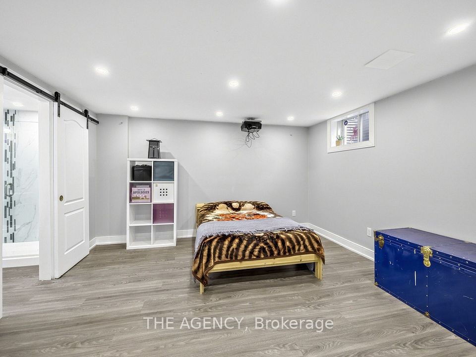 756 Village Green Boulevard, Mississauga, ON L5E 3K8 24