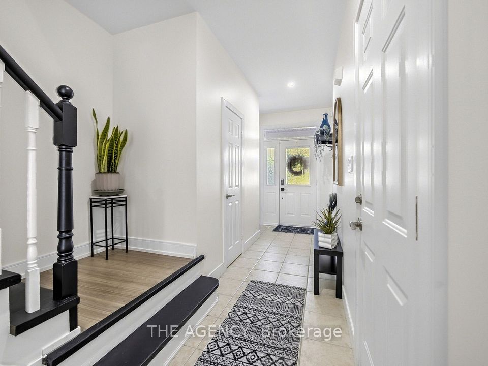 756 Village Green Boulevard, Mississauga, ON L5E 3K8 4