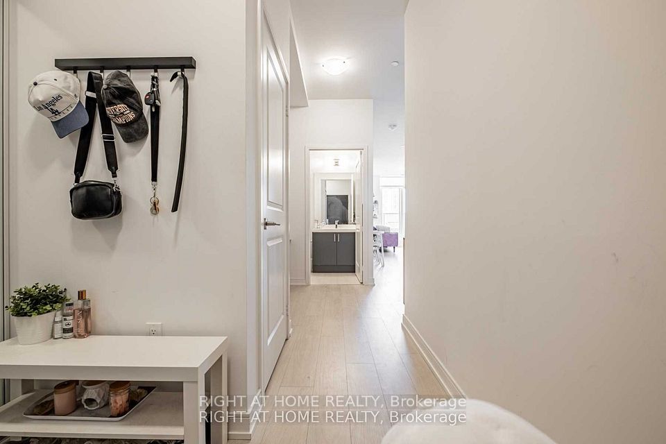 8 Nahani Way 303, Mississauga, ON L4Z 4J8 5