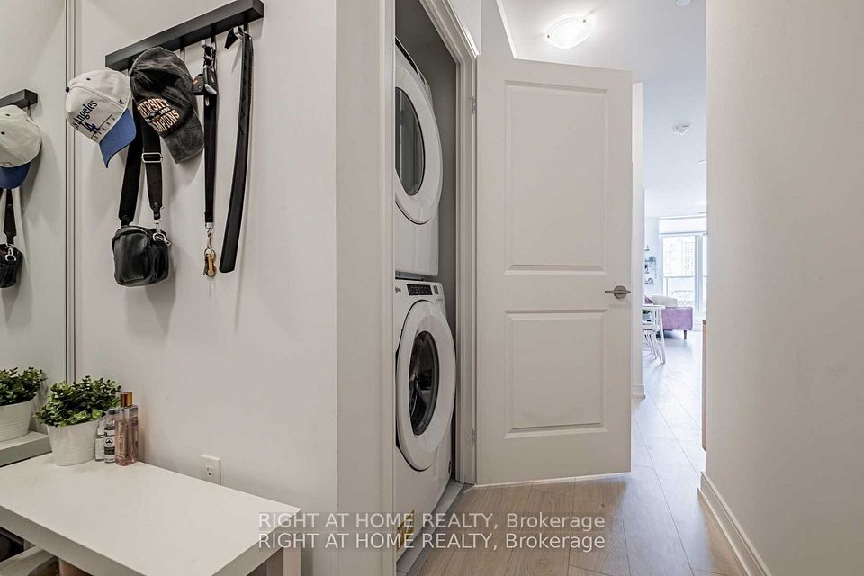 8 Nahani Way 303, Mississauga, ON L4Z 4J8 6