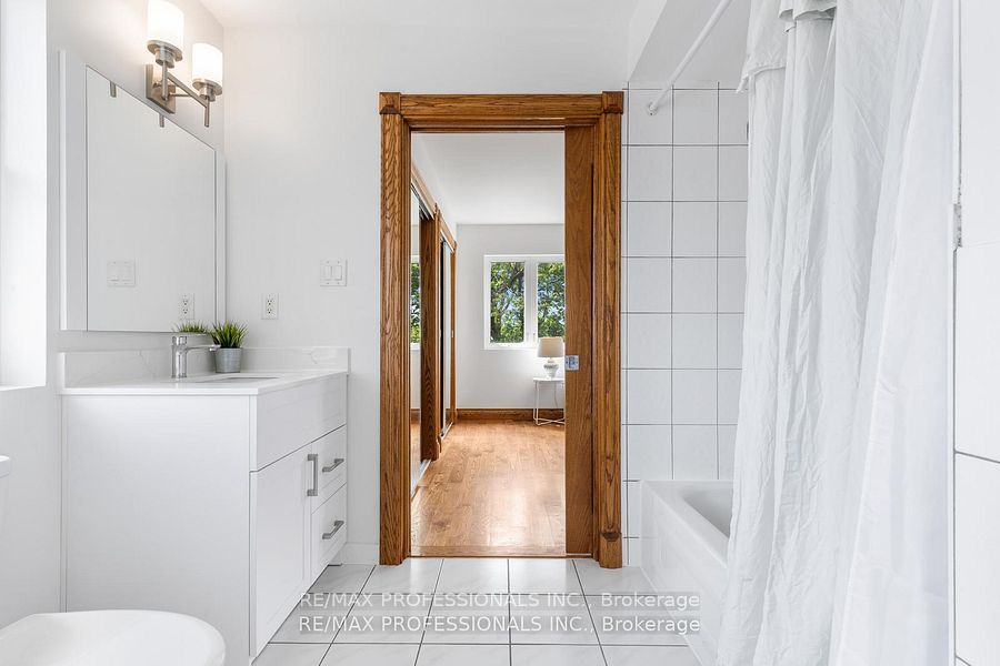 152 Evans Avenue, Toronto, ON M8Z 1H9 24