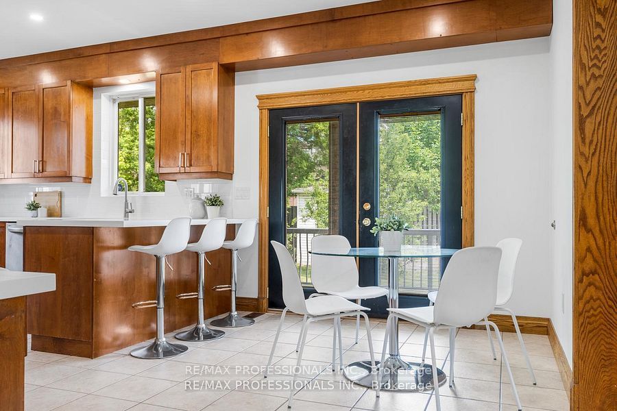 152 Evans Avenue, Toronto, ON M8Z 1H9 10