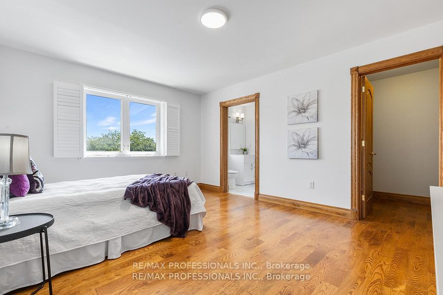 152 Evans Avenue, Toronto, ON M8Z 1H9 23