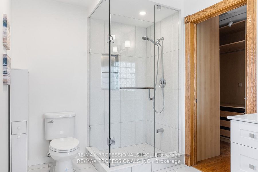 152 Evans Avenue, Toronto, ON M8Z 1H9 20