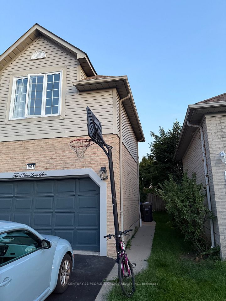 2906 Peacock Drive BSMT, Mississauga, ON L5M 5S2 2