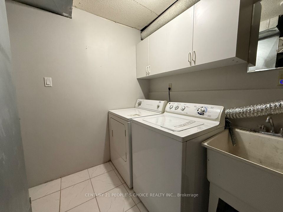 2906 Peacock Drive BSMT, Mississauga, ON L5M 5S2 24
