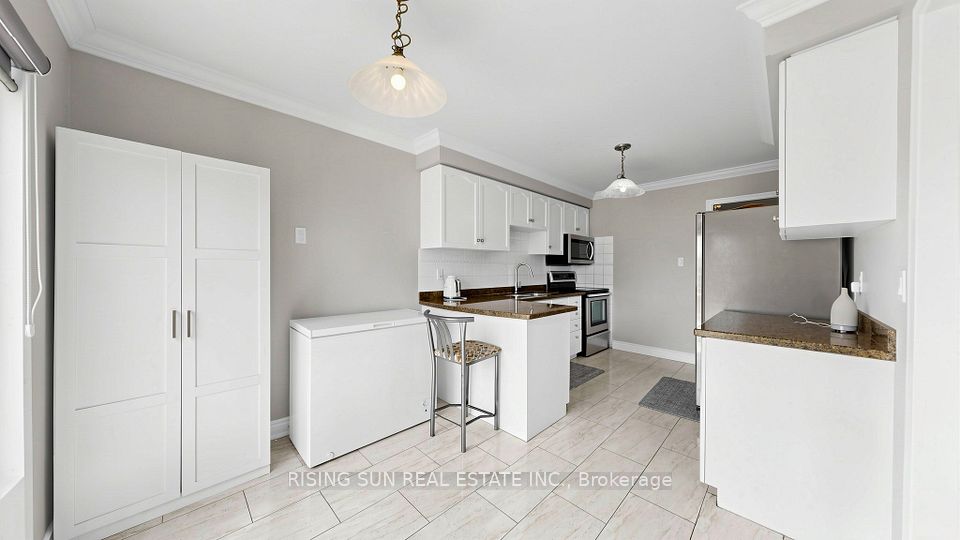 10 Cedarwood Crescent, Brampton, ON L6X 4K1 10