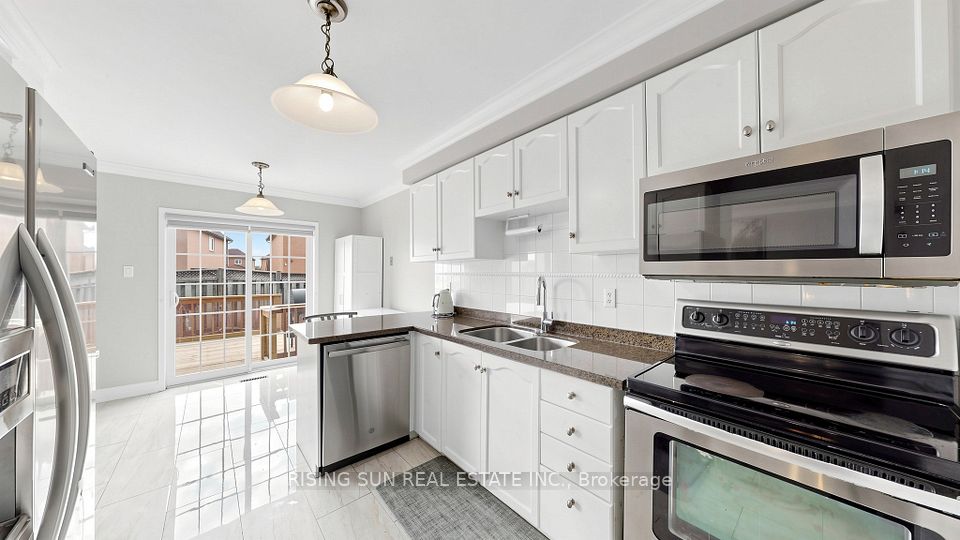 10 Cedarwood Crescent, Brampton, ON L6X 4K1 14