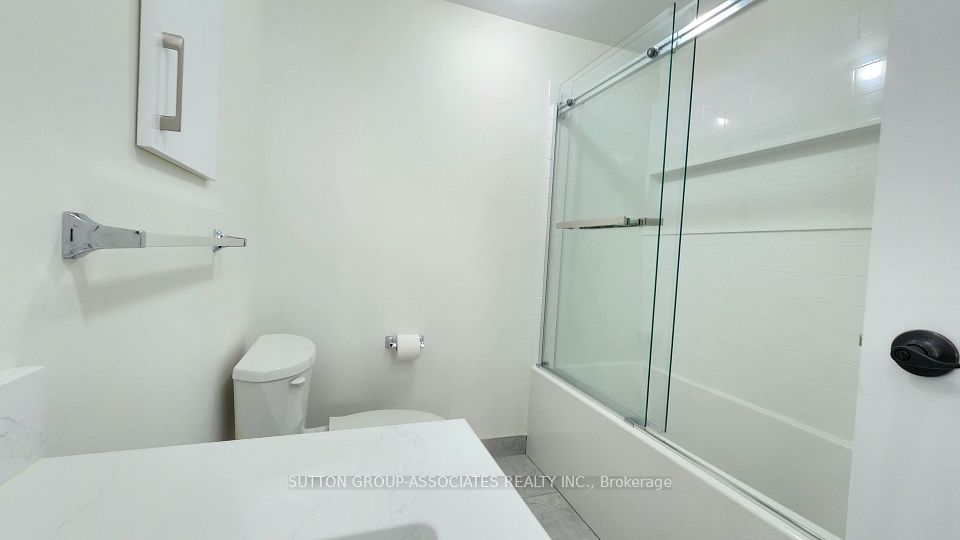 2356 Islington Avenue 105, Toronto, ON M9W 3X3 23