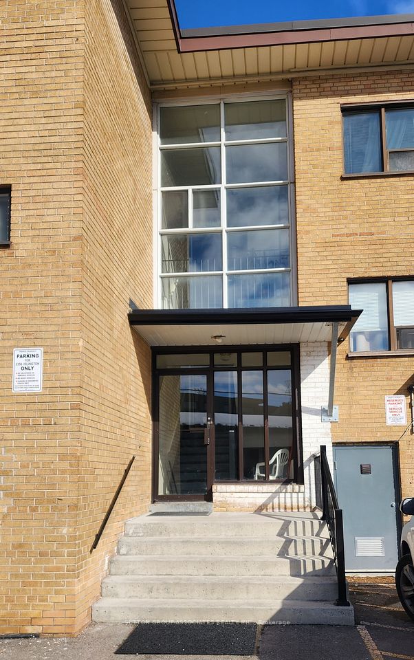 2356 Islington Avenue 105, Toronto, ON M9W 3X3 2