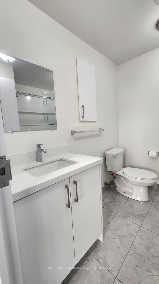 2356 Islington Avenue 105, Toronto, ON M9W 3X3 24