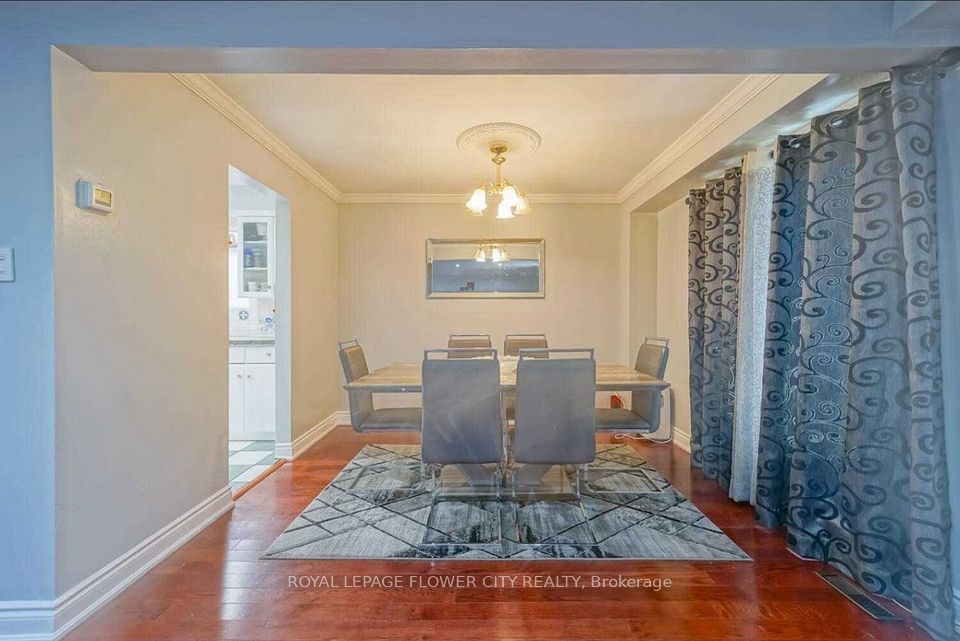 28 Junewood Crescent, Brampton, ON L6S 3T6 4