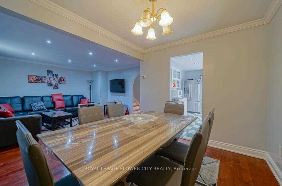 28 Junewood Crescent, Brampton, ON L6S 3T6 6