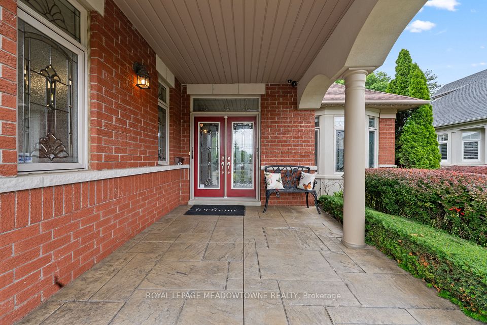 17 Mcnutt Street, Brampton, ON L6Y 5L3 2