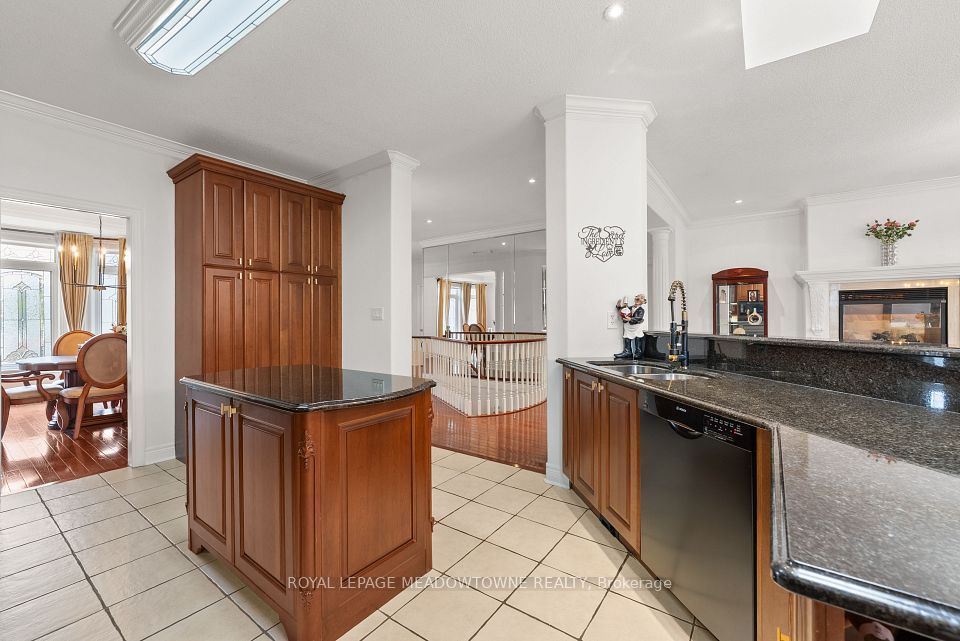 17 Mcnutt Street, Brampton, ON L6Y 5L3 24