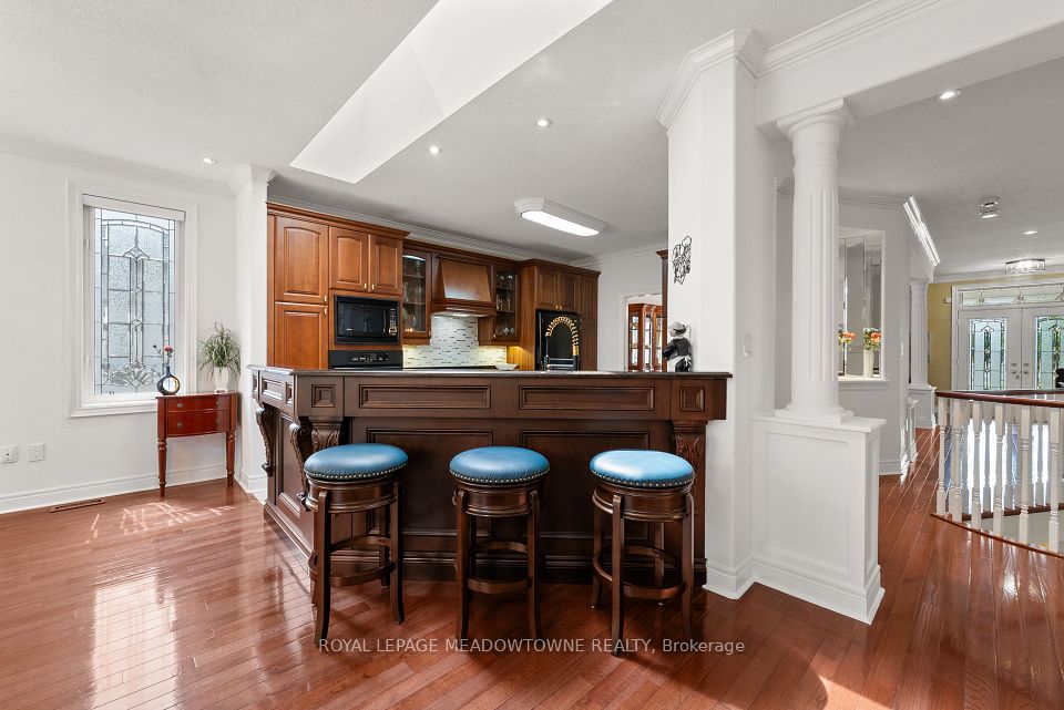 17 Mcnutt Street, Brampton, ON L6Y 5L3 18