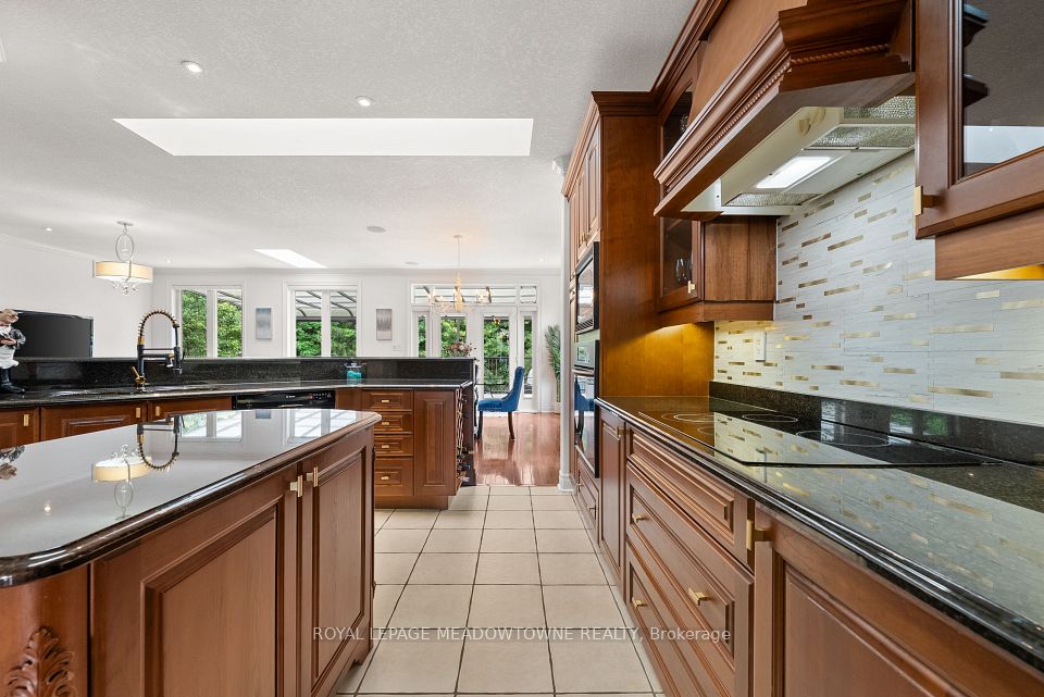17 Mcnutt Street, Brampton, ON L6Y 5L3 22