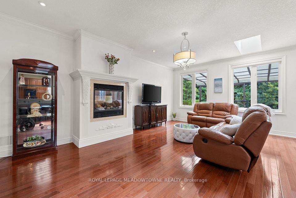 17 Mcnutt Street, Brampton, ON L6Y 5L3 14