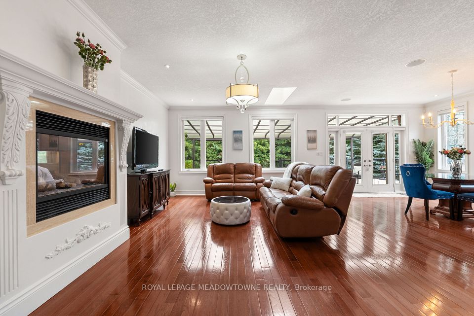 17 Mcnutt Street, Brampton, ON L6Y 5L3 11