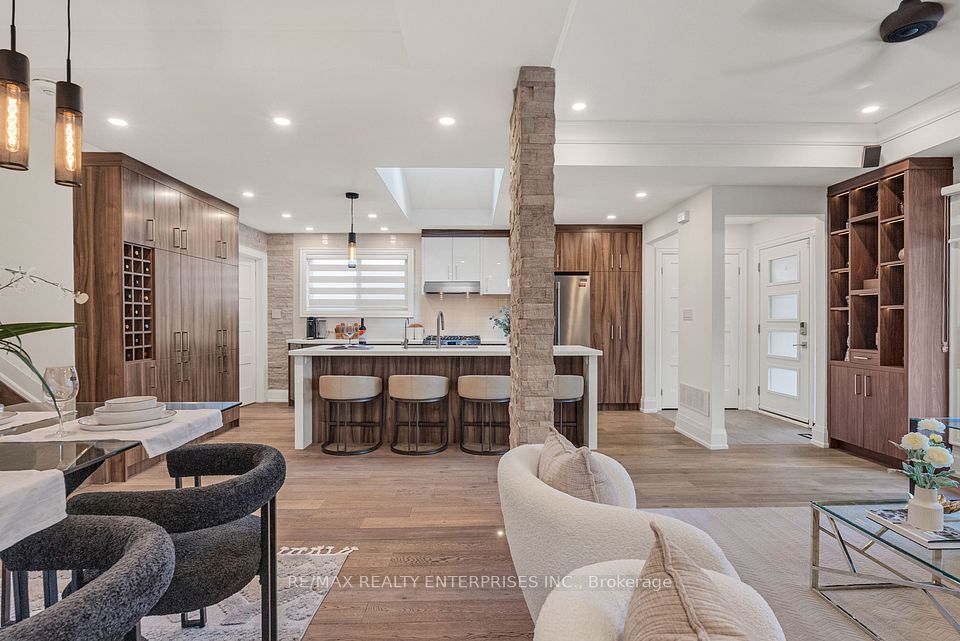 2223 Belfast Crescent, Mississauga, ON L5K 1N7 10