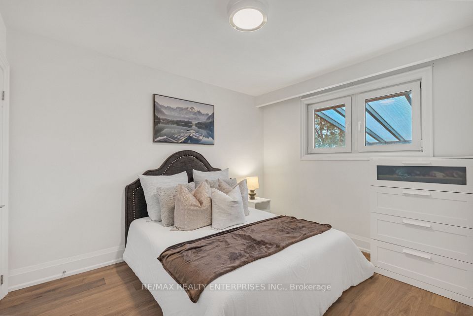 2223 Belfast Crescent, Mississauga, ON L5K 1N7 21