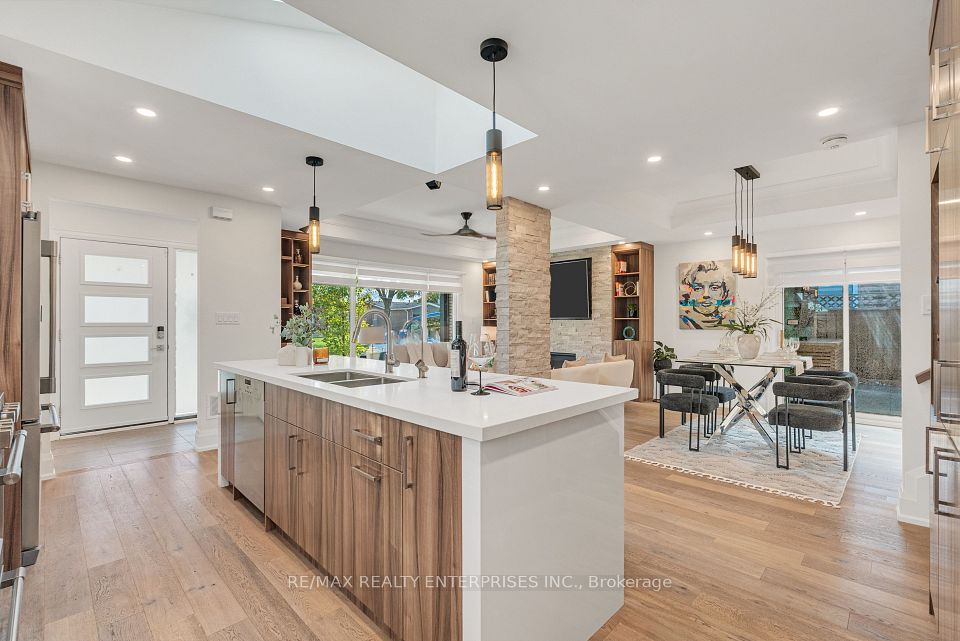 2223 Belfast Crescent, Mississauga, ON L5K 1N7 11