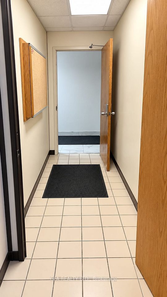 776 Dundas Street E 201, Mississauga, ON L4Y 2B6 3