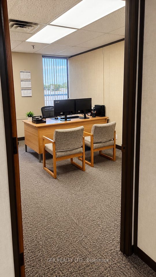 776 Dundas Street E 201, Mississauga, ON L4Y 2B6 4