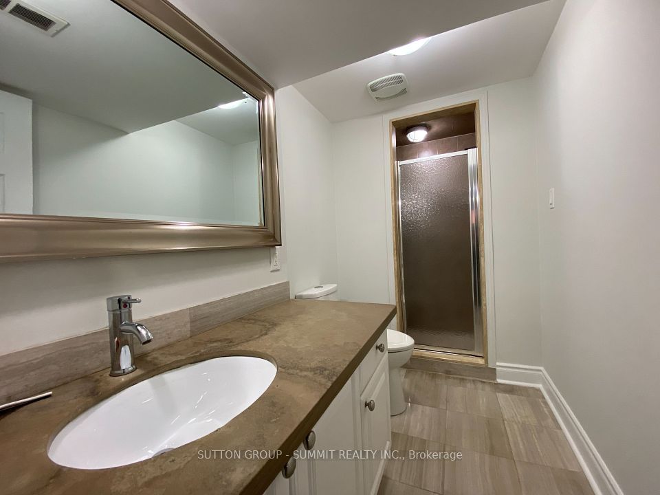 4176 Cawthra Road, Mississauga, ON L4Z 1A1 13