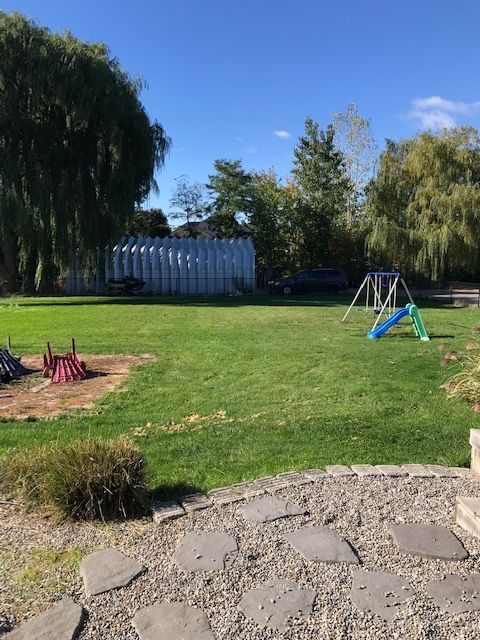 4176 Cawthra Road, Mississauga, ON L4Z 1A1 18