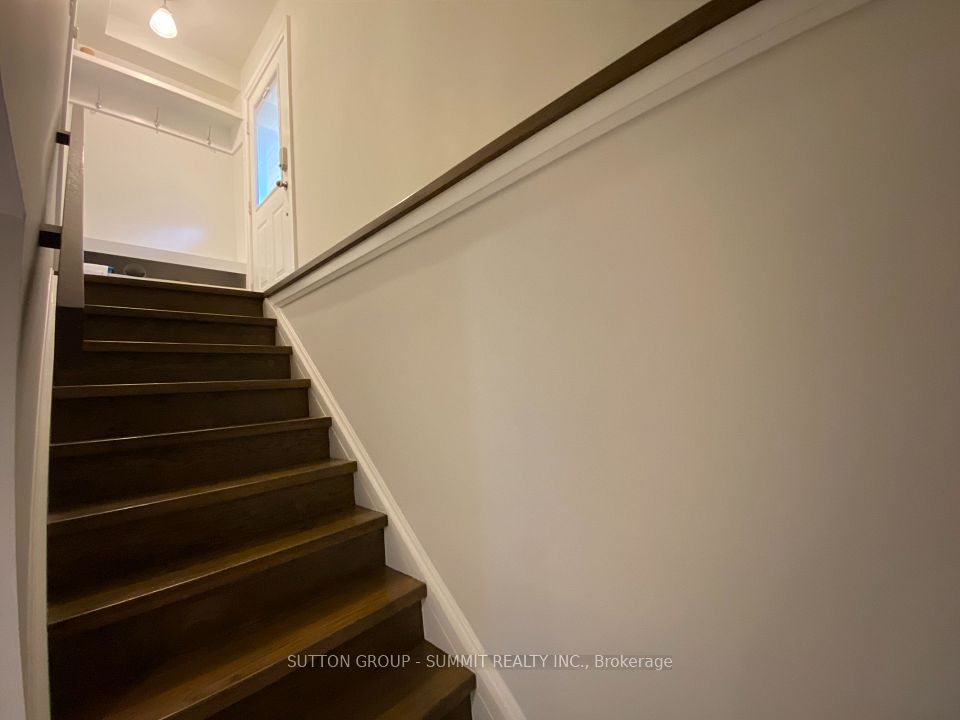 4176 Cawthra Road, Mississauga, ON L4Z 1A1 3
