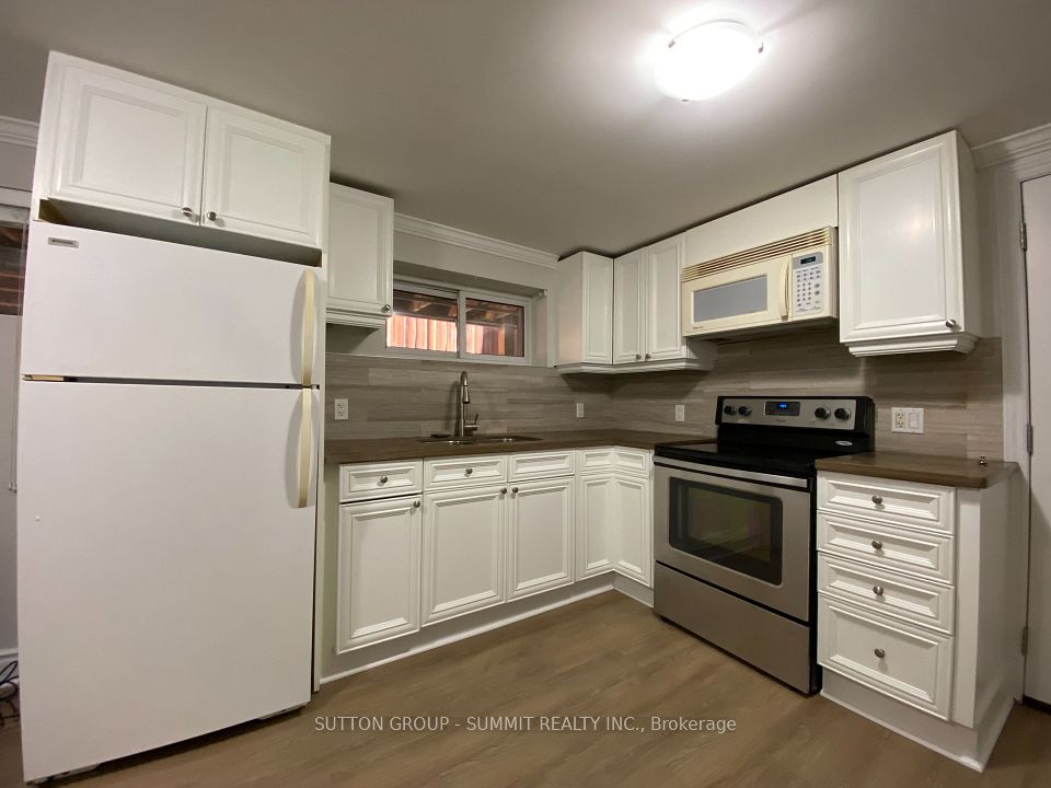 4176 Cawthra Road, Mississauga, ON L4Z 1A1 9