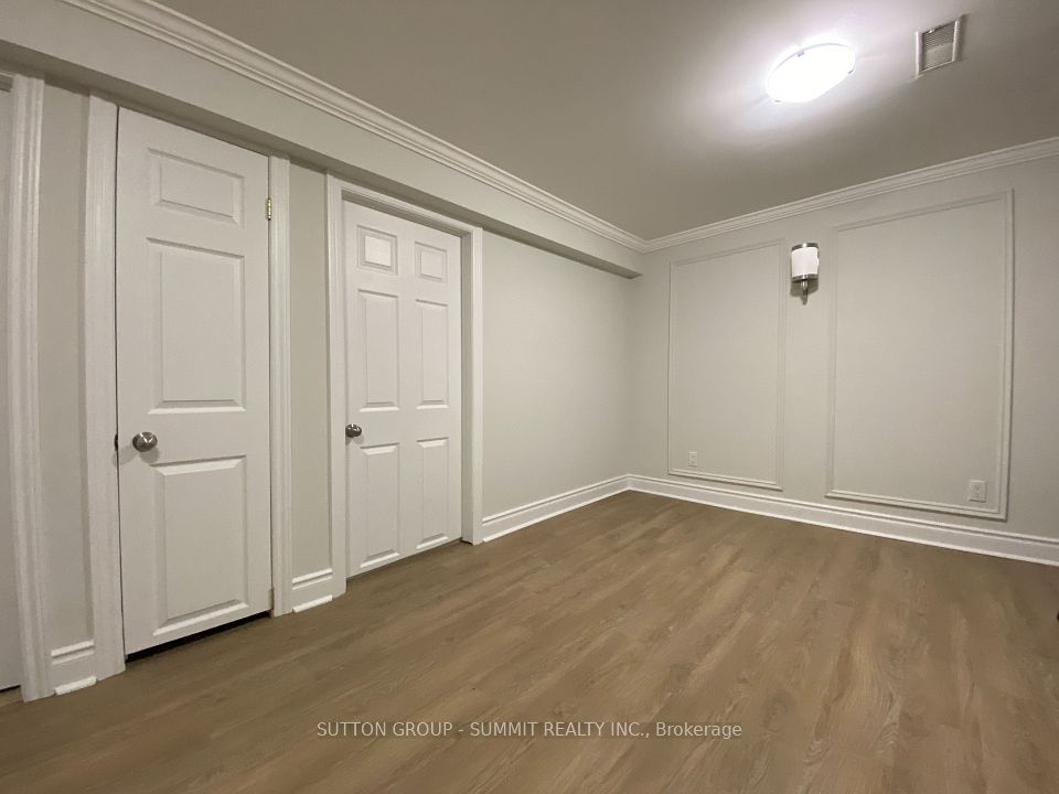 4176 Cawthra Road, Mississauga, ON L4Z 1A1 5