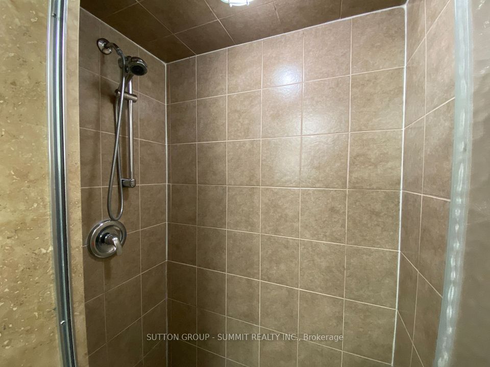 4176 Cawthra Road, Mississauga, ON L4Z 1A1 14