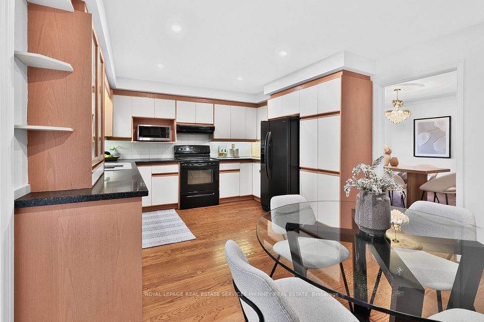 1682 Medallion Court, Mississauga, ON L5J 4G1 12