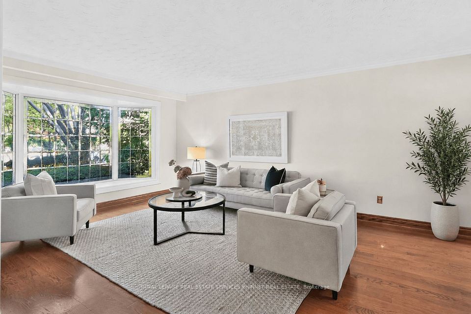 1682 Medallion Court, Mississauga, ON L5J 4G1 6