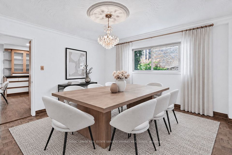 1682 Medallion Court, Mississauga, ON L5J 4G1 8