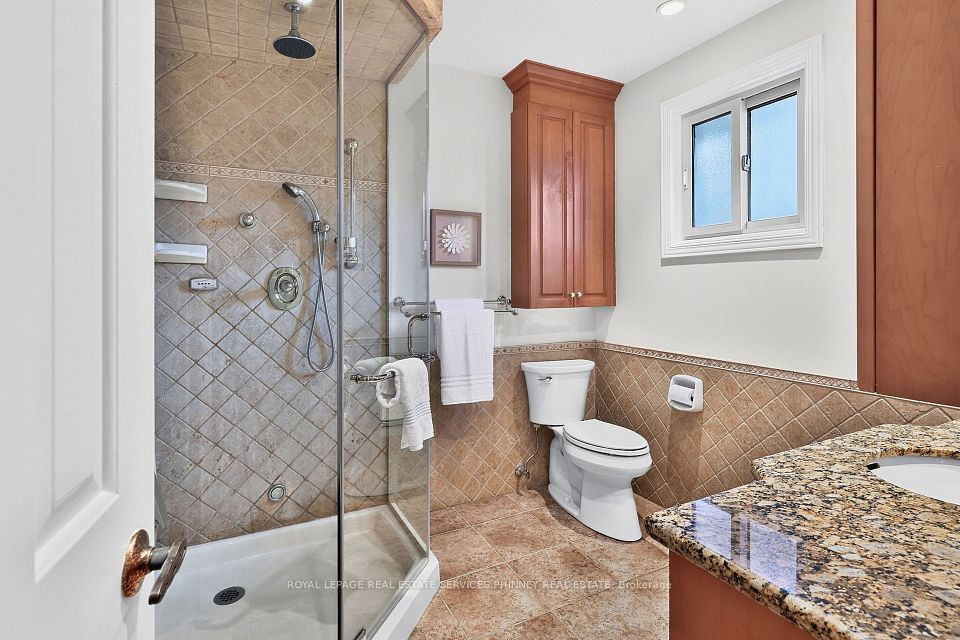 1682 Medallion Court, Mississauga, ON L5J 4G1 24