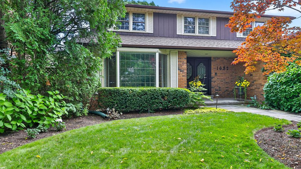 1682 Medallion Court, Mississauga, ON L5J 4G1 2