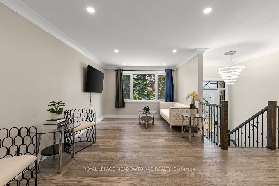 1268 Forest Hill, Oakville, ON L6H 2C3 11