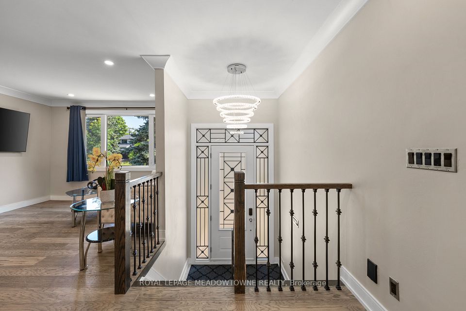 1268 Forest Hill, Oakville, ON L6H 2C3 3