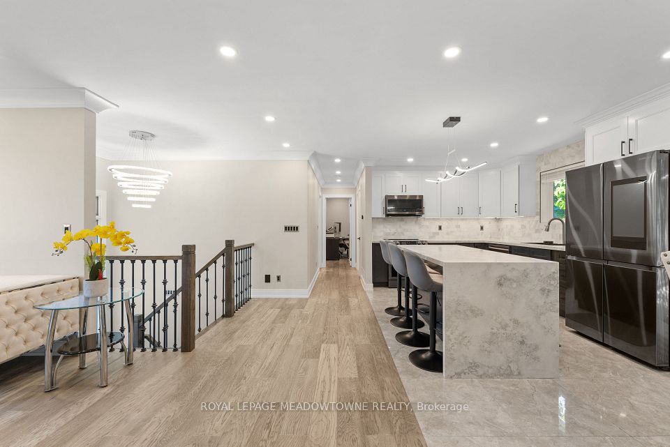 1268 Forest Hill, Oakville, ON L6H 2C3 7