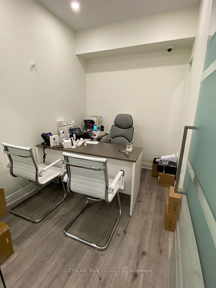 10 Sky Harbour Drive, Brampton, ON L6Y 0V7 9